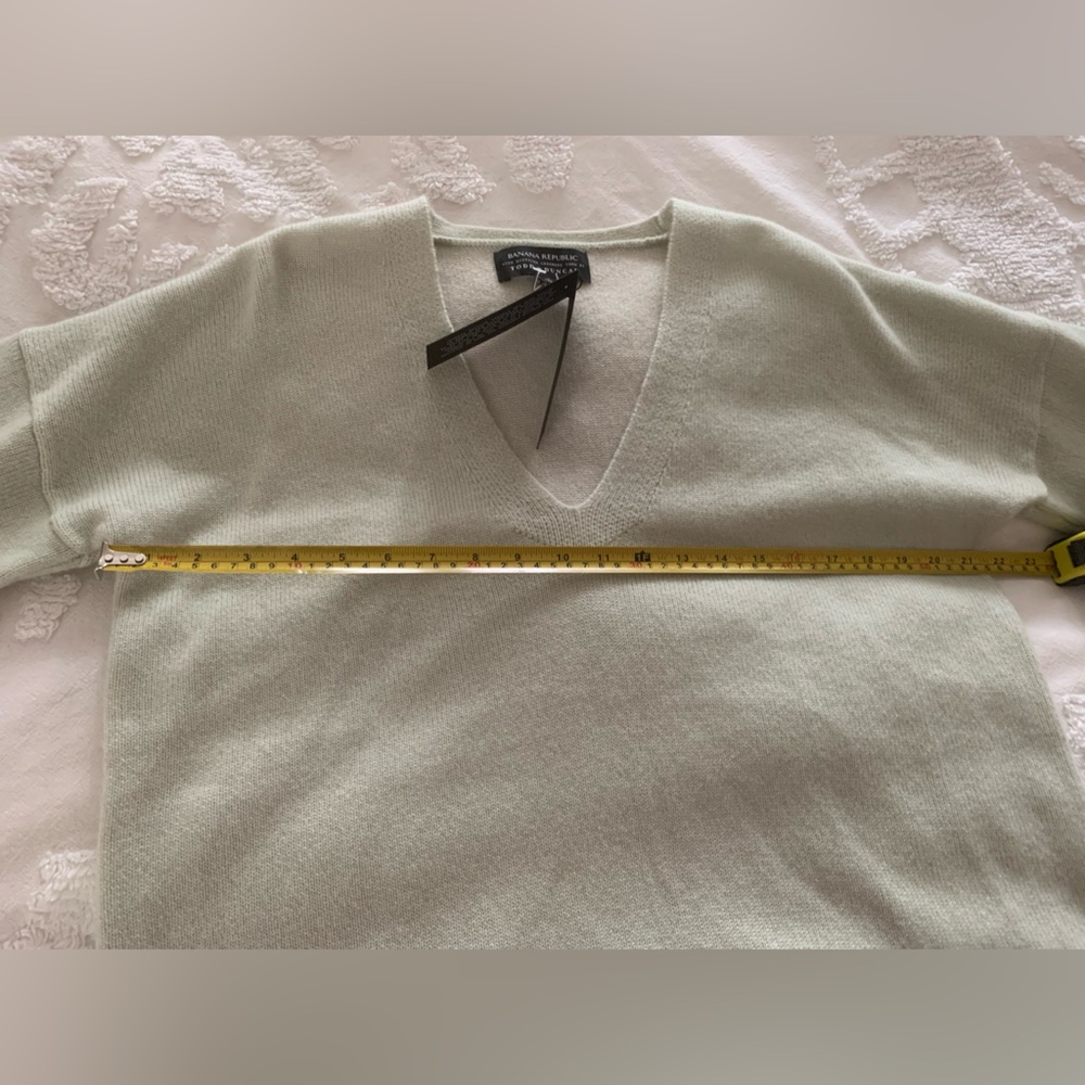 NWT Todd & Duncan Cashmere Sweater: Mint, V-Neck, Side Slits, M - Picture 13 of 16
